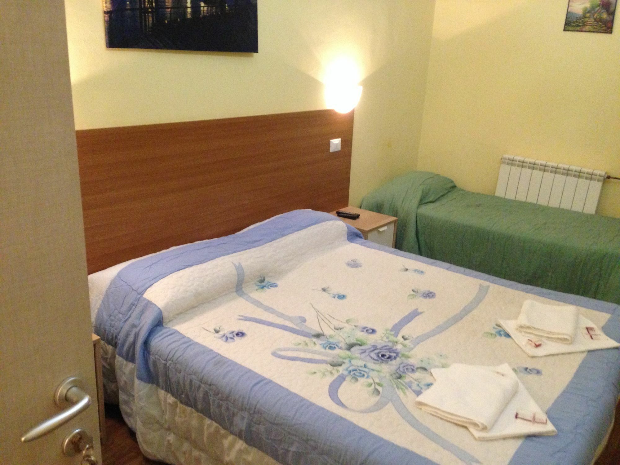 Dixi Bird Guesthouse Roma Esterno foto